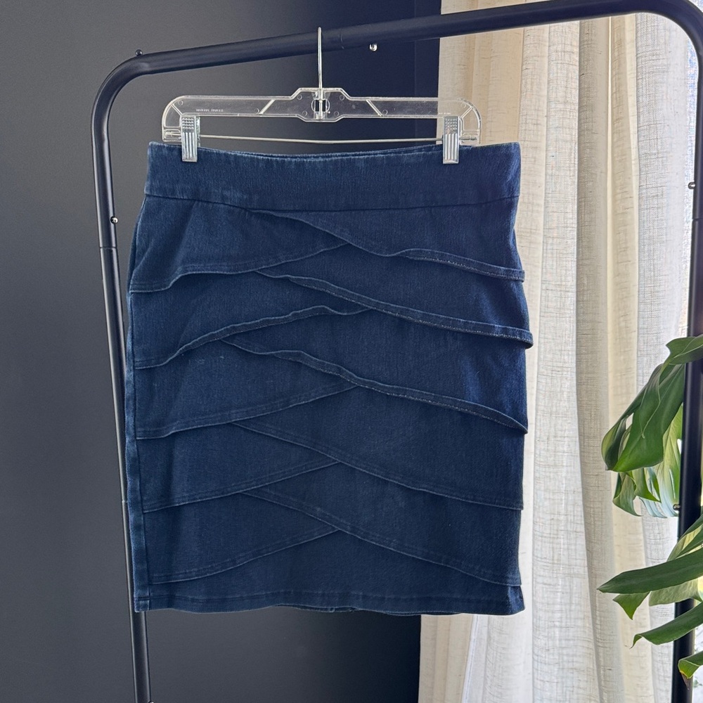 Tribal size Lg Women’s Navy Tiered Ruffle Denim Skirt